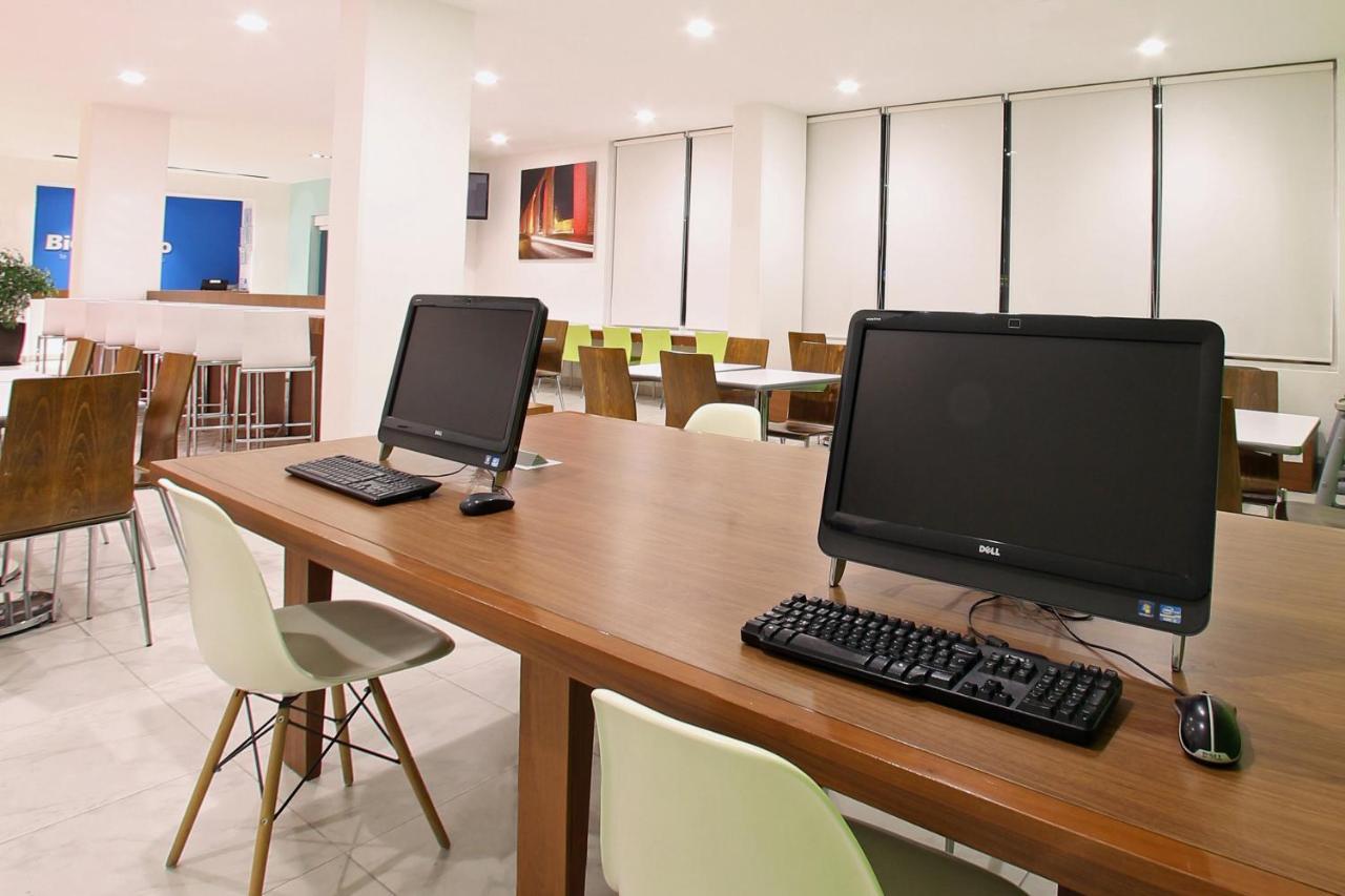 Отель One Queretaro Plaza Galerias Экстерьер фото