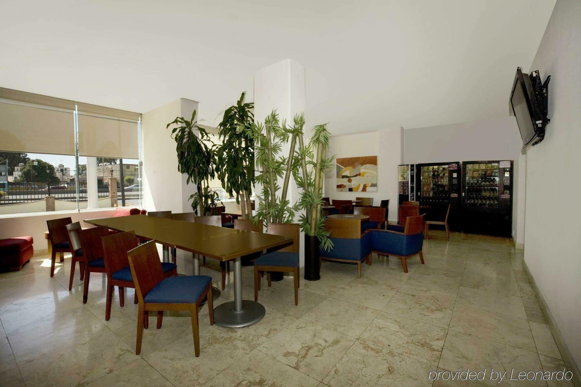 Отель One Queretaro Plaza Galerias Ресторан фото