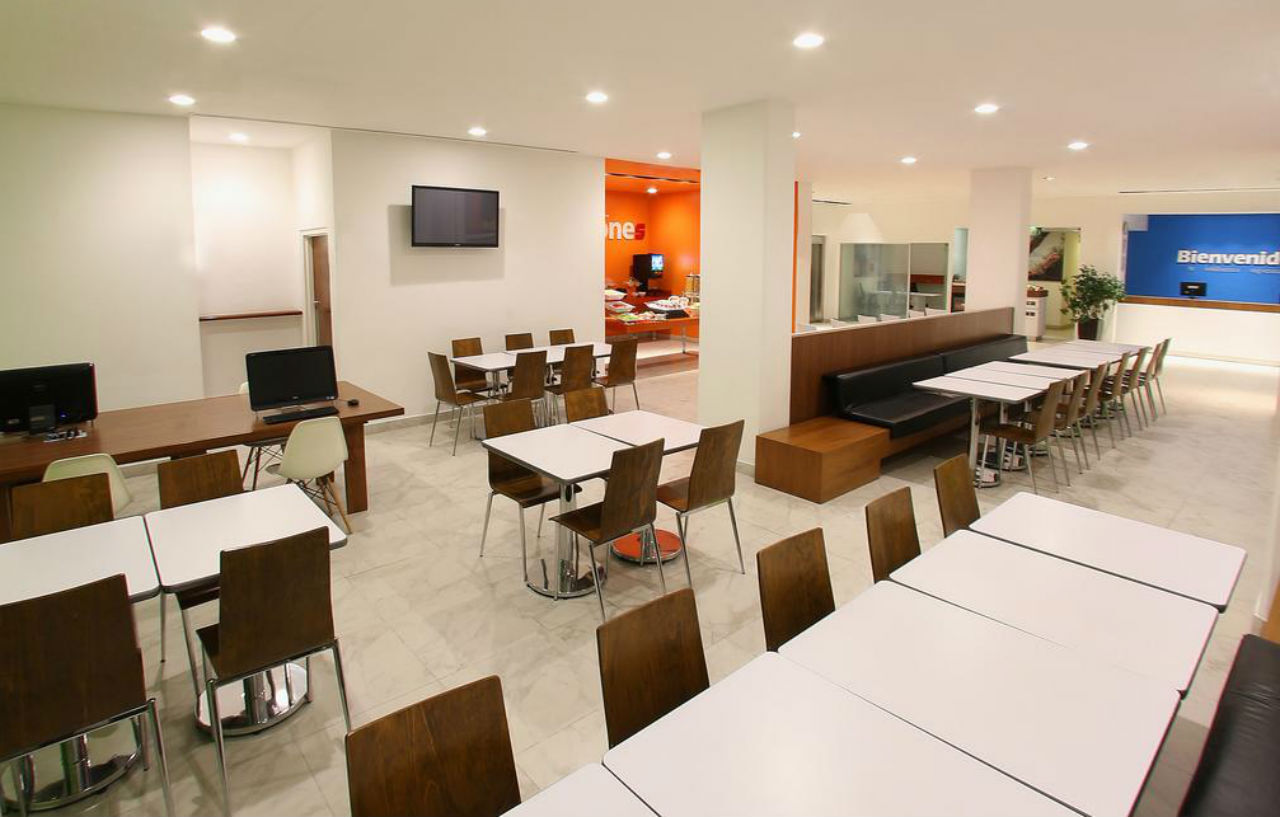 Отель One Queretaro Plaza Galerias Экстерьер фото